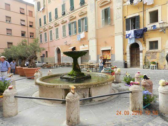 Piazza Leandra