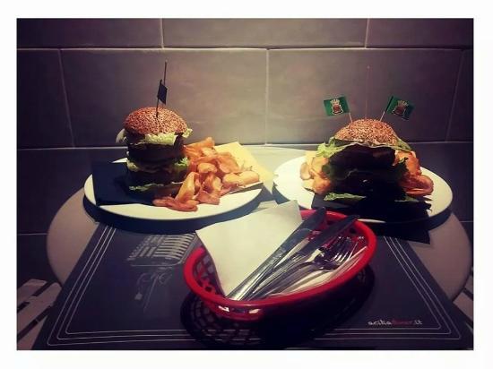 Acilia Diner