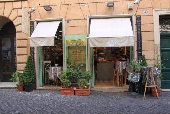 Grano Frutta e Farina Bakery