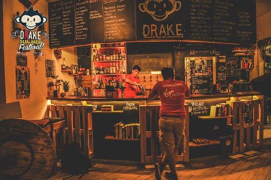 Drake Pub