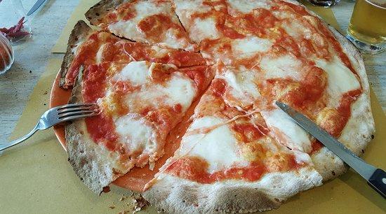Nella Vecchia Pizzeria Da Fabrizio
