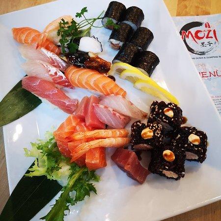 Mozi Standing Sushi & Dumpling Bar