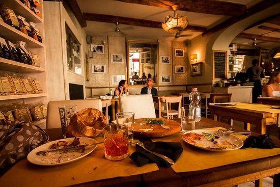 Le Tartarughe Eat & Drink