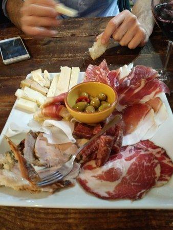 Alessandrelli Gastronomia-Salumeria-Enoteca