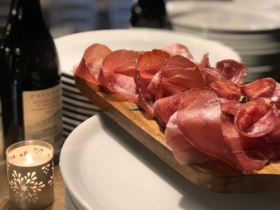Osteria Mom