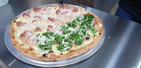 Toni's Pizza