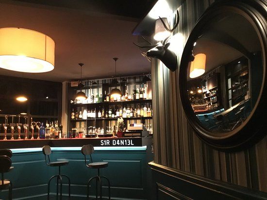 Sir Daniel Pub
