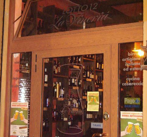 Lotto 12 La vineria